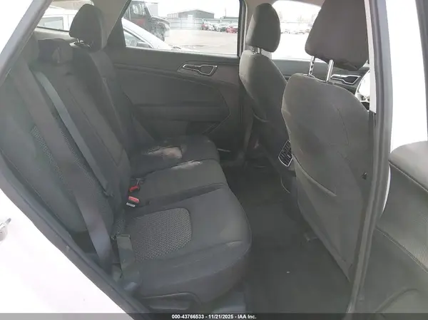 KNDPUCAF9P7040019 2023 KIA SPORTAGE - Image 8