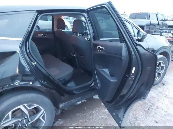 KNDPUCAF9P7174044 2023 KIA SPORTAGE - Image 8