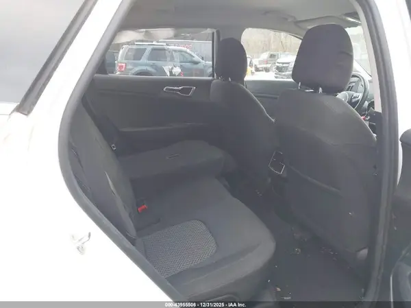 KNDPUCAFXP7036268 2023 KIA SPORTAGE - Image 8