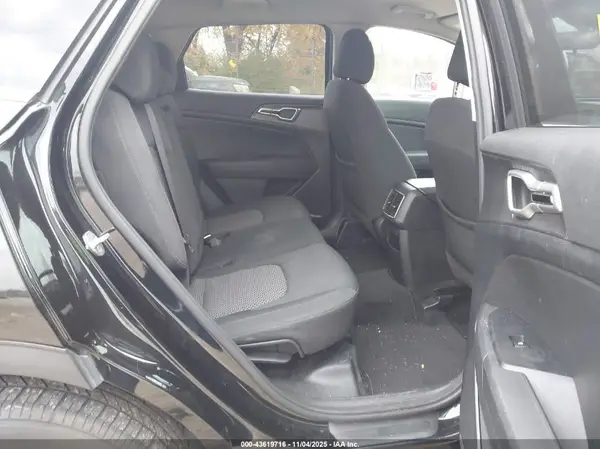 KNDPUCAFXP7058139 2023 KIA SPORTAGE - Image 8