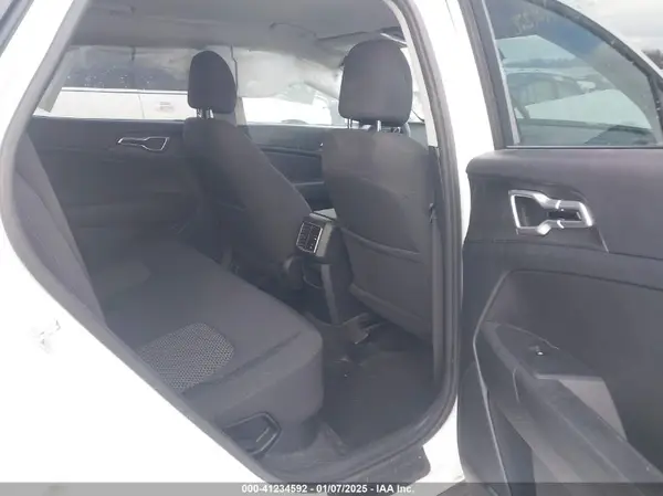 KNDPUCAG0P7103999 2023 KIA SPORTAGE - Image 8