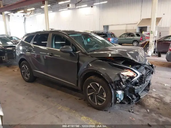 KNDPUCAG4P7015120 2023 KIA SPORTAGE - Image 1