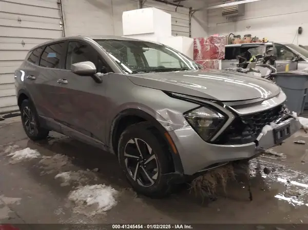 KNDPUCAG6P7078977 2023 KIA SPORTAGE - Image 1