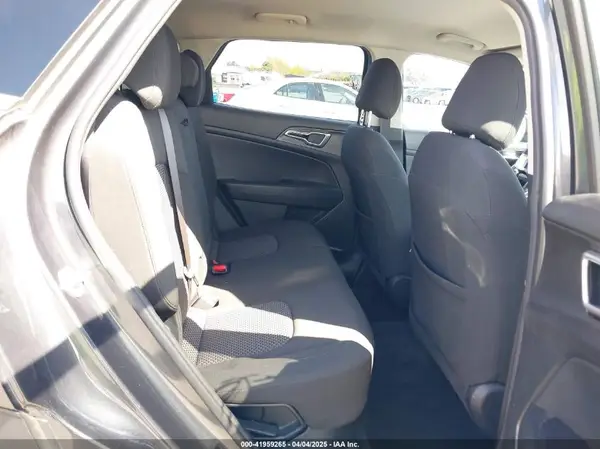 KNDPUCAG7P7022045 2023 KIA SPORTAGE - Image 8