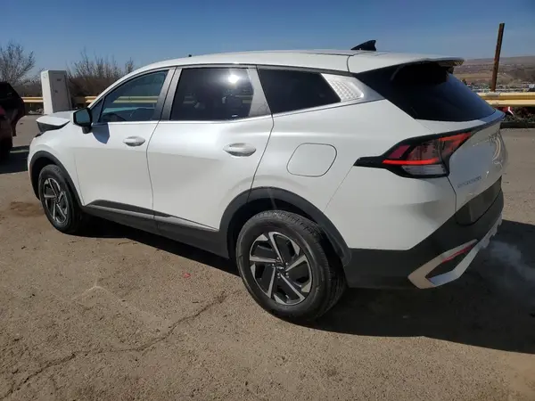 KNDPUCAGXP7058229 2023 KIA SPORTAGE - Image 2