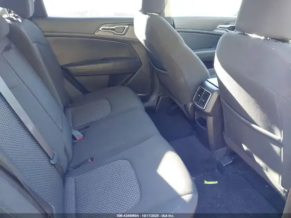 KNDPUCDF5R7244668 2024 KIA SPORTAGE - Image 8