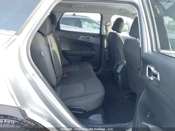KNDPUCDF5R7295104 2024 KIA SPORTAGE - Image 8
