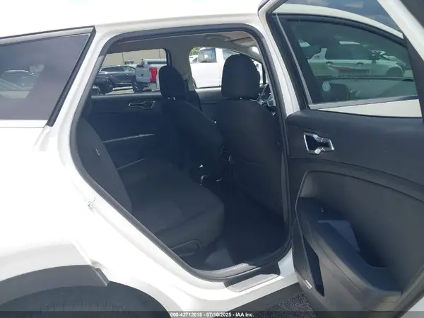 KNDPUCDF5R7303573 2024 KIA SPORTAGE - Image 8