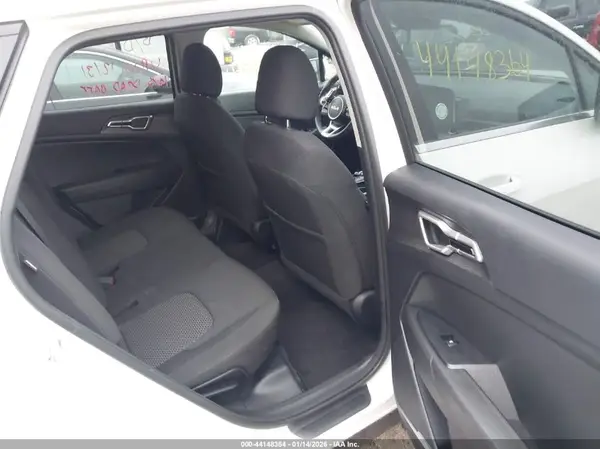 KNDPUCDF8R7290060 2024 KIA SPORTAGE - Image 8