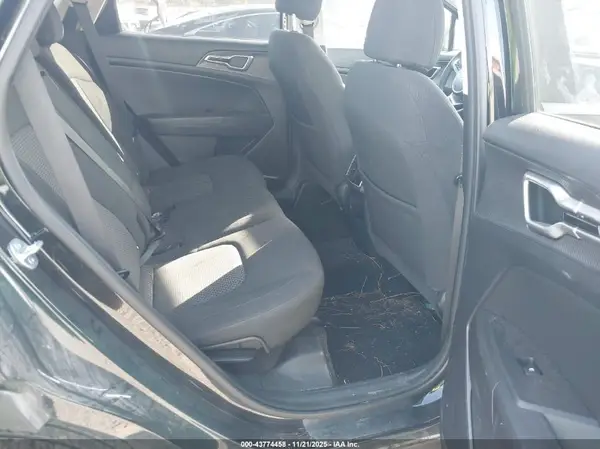 KNDPUCDF8R7304233 2024 KIA SPORTAGE - Image 8