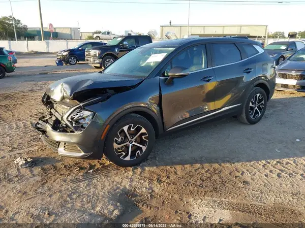 KNDPV3AF4P7170139 2023 KIA SPORTAGE - Image 2