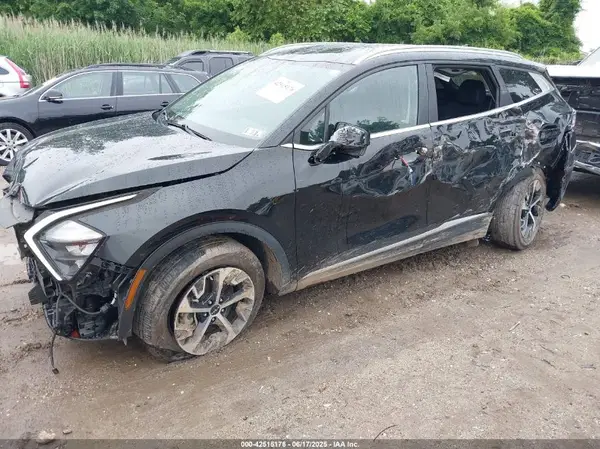 KNDPVCAG0P7018822 2023 KIA SPORTAGE - Image 2