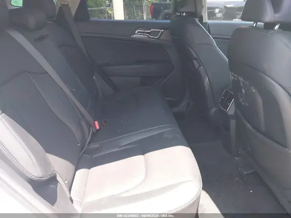KNDPVCAG1P7053885 2023 KIA SPORTAGE - Image 8