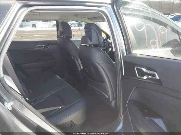 KNDPVCAG1P7066247 2023 KIA SPORTAGE - Image 8
