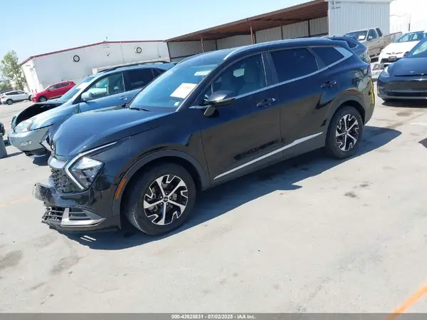 KNDPVCAG6P7013673 2023 KIA SPORTAGE - Image 2