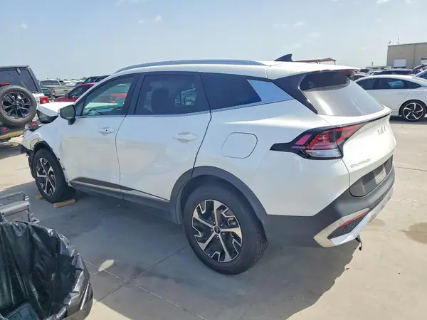 KNDPVCAG6P7117807 2023 KIA SPORTAGE - Image 2
