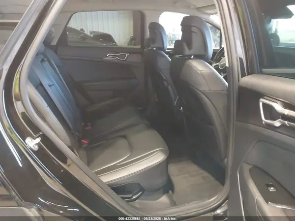 KNDPVCAG8P7095454 2023 KIA SPORTAGE - Image 8