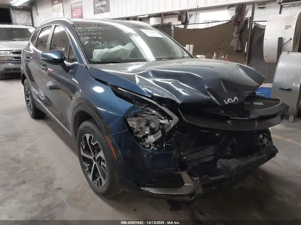 KNDPVCAG9P7018107 2023 KIA SPORTAGE - Image 1