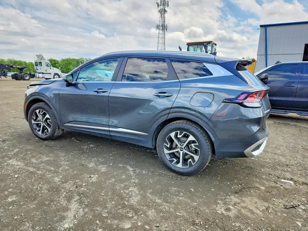 KNDPVCAGXP7043503 2023 KIA SPORTAGE - Image 2