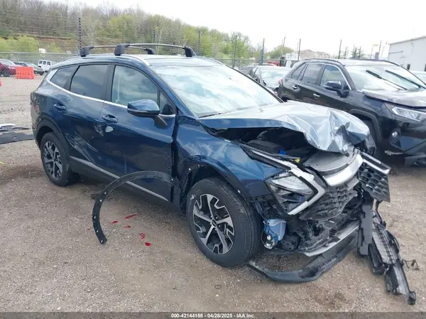 KNDPVCAGXP7104090 2023 KIA SPORTAGE - Image 1