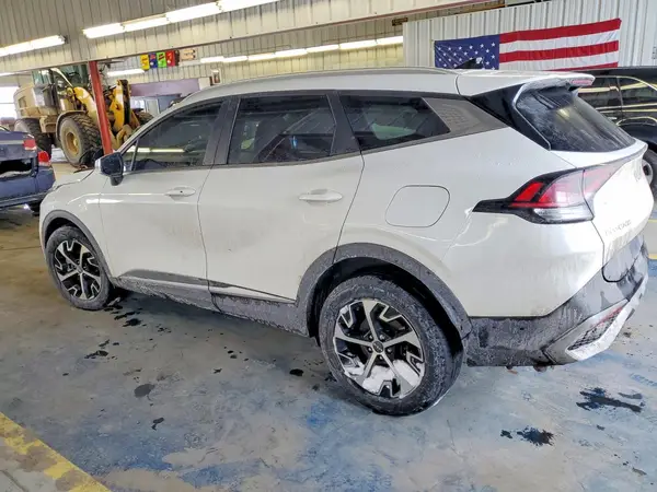KNDPVCAGXP7111458 2023 KIA SPORTAGE - Image 2