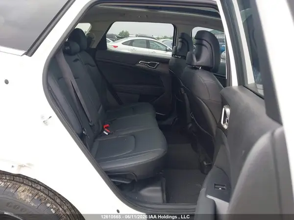 KNDPVCDF3T7456148 2026 KIA SPORTAGE - Image 8