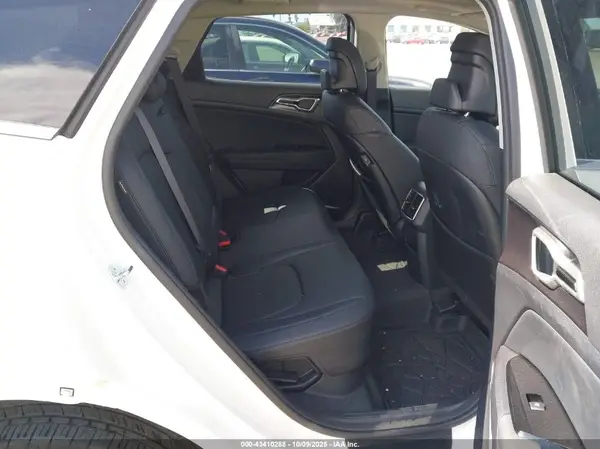 KNDPVCDG0R7155256 2024 KIA SPORTAGE - Image 8