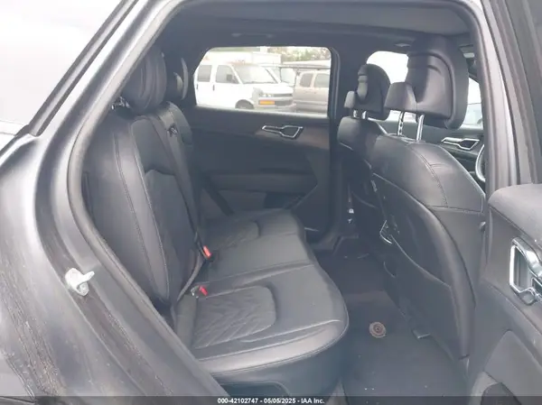 KNDPYDAH1P7084060 2023 KIA SPORTAGE - Image 8