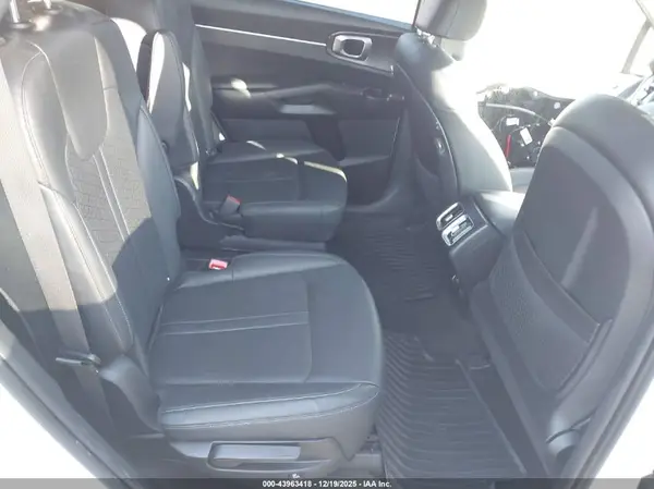 KNDRH4LG8P5175593 2023 KIA SORENTO - Image 8