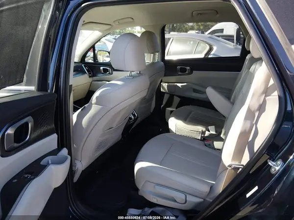 2023 KIA SORENTO IAAI lot 45580924 auction photo 8
