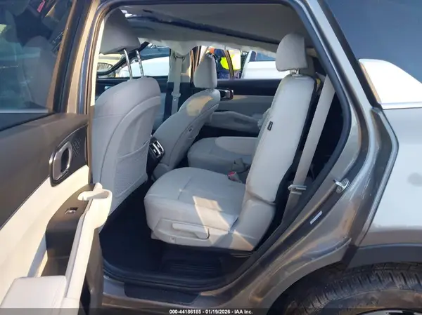 KNDRHDJG2S54K3221 2025 KIA SORENTO - Image 8