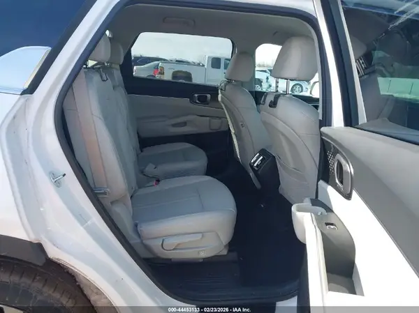 KNDRHDLG0P5210837 2023 KIA SORENTO - Image 8