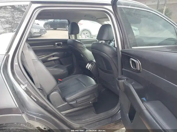 KNDRHDLG5P5174031 2023 KIA SORENTO - Image 8