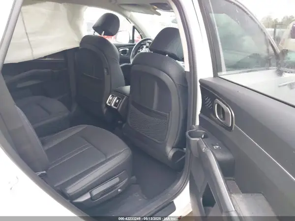 KNDRHDLG5P5225026 2023 KIA SORENTO - Image 8