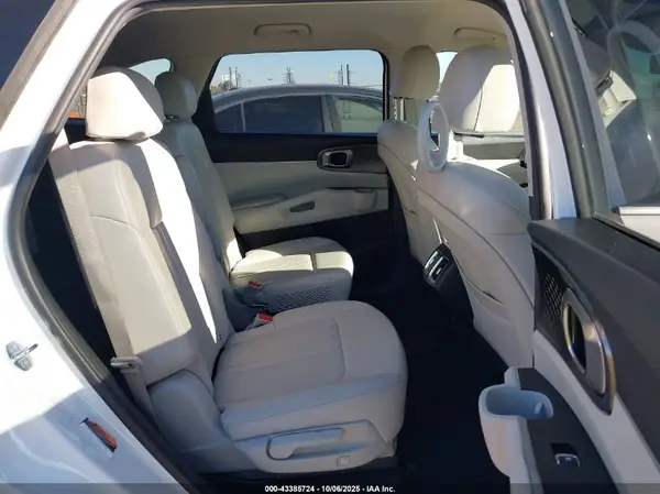 KNDRHDLG8P5194158 2023 KIA SORENTO - Image 8