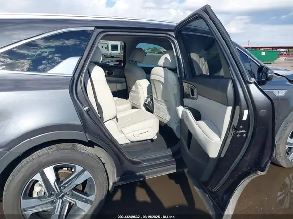 KNDRHDLG9P5161430 2023 KIA SORENTO - Image 8