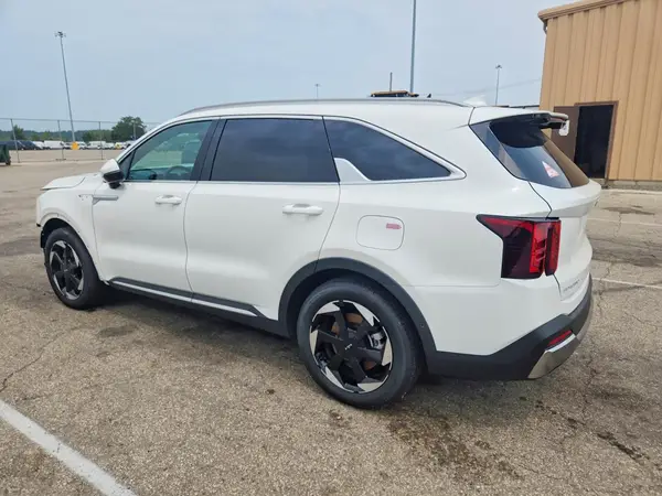 KNDRKDJG6S5374395 2025 KIA SORENTO - Image 2