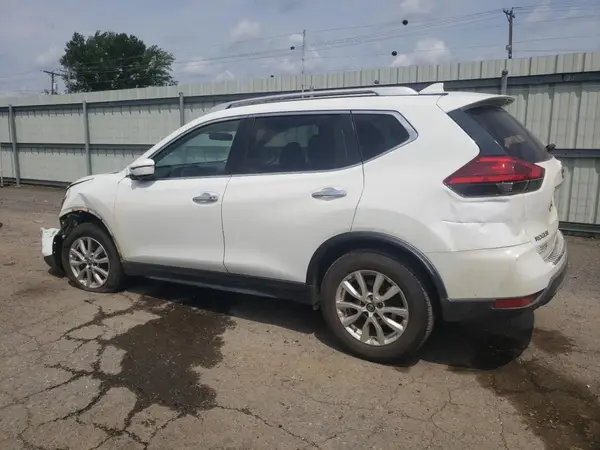 KNMAT2MT0HP501582 2017 NISSAN ROGUE - Image 2