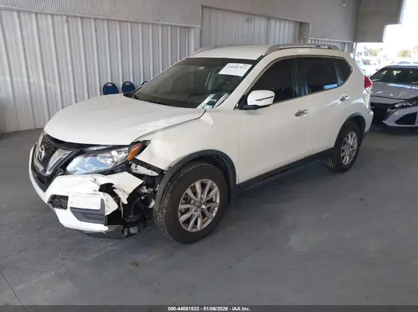 KNMAT2MT0HP502862 2017 NISSAN ROGUE - Image 2