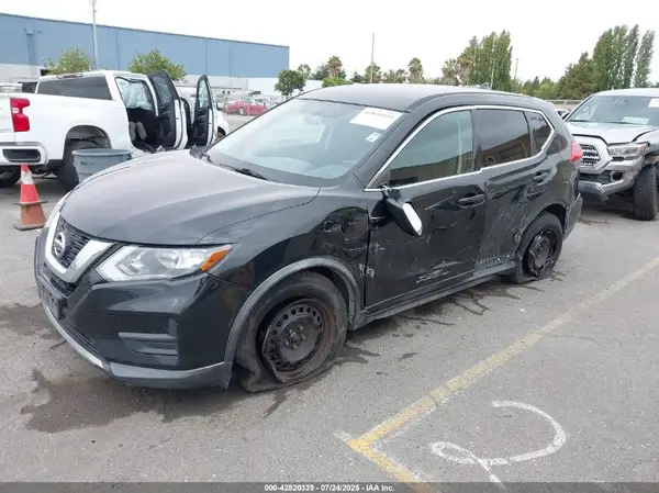 KNMAT2MT0HP506121 2017 NISSAN ROGUE - Image 2