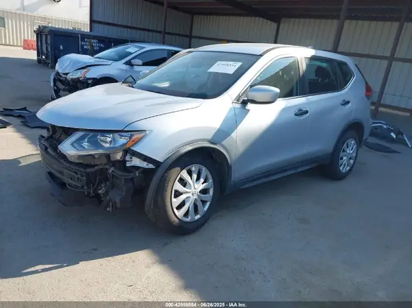 KNMAT2MT0HP509424 2017 NISSAN ROGUE - Image 2
