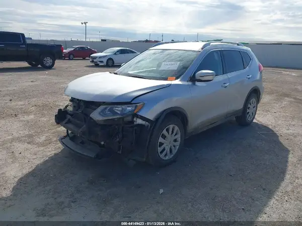 KNMAT2MT0HP513585 2017 NISSAN ROGUE - Image 2