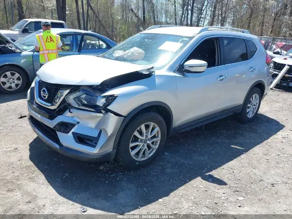 KNMAT2MT0HP519578 2017 NISSAN ROGUE - Image 2