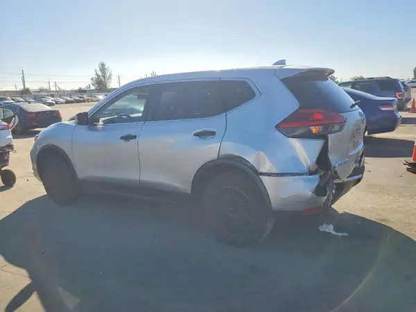 KNMAT2MT0HP527339 2017 NISSAN ROGUE - Image 2