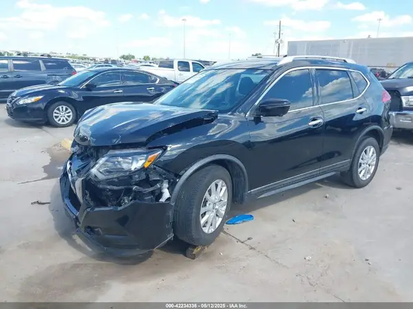 KNMAT2MT0HP527616 2017 NISSAN ROGUE - Image 2