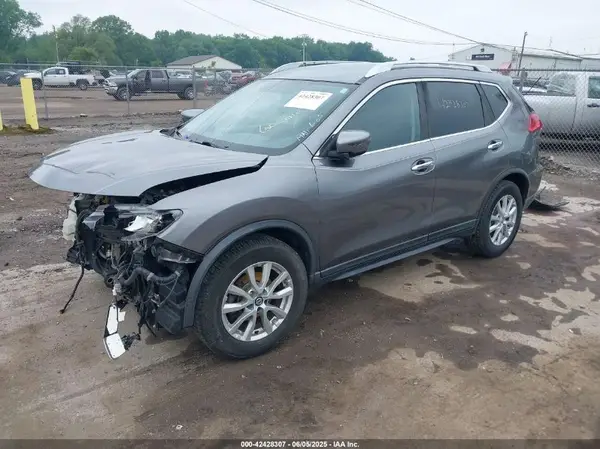 KNMAT2MT0HP534517 2017 NISSAN ROGUE - Image 2