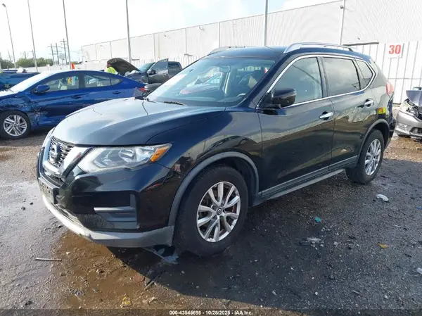 KNMAT2MT0HP549504 2017 NISSAN ROGUE - Image 2