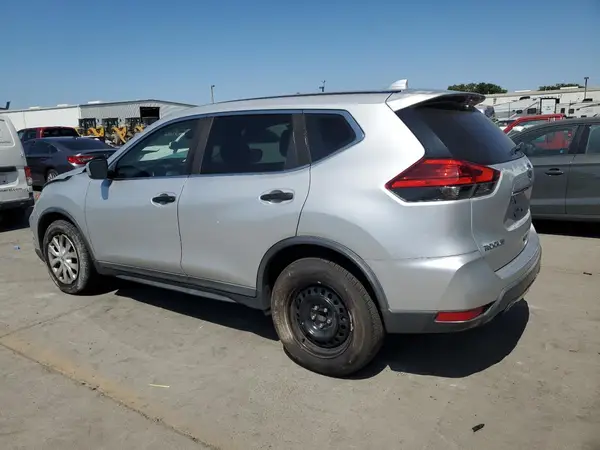 KNMAT2MT0HP555142 2017 NISSAN ROGUE - Image 2