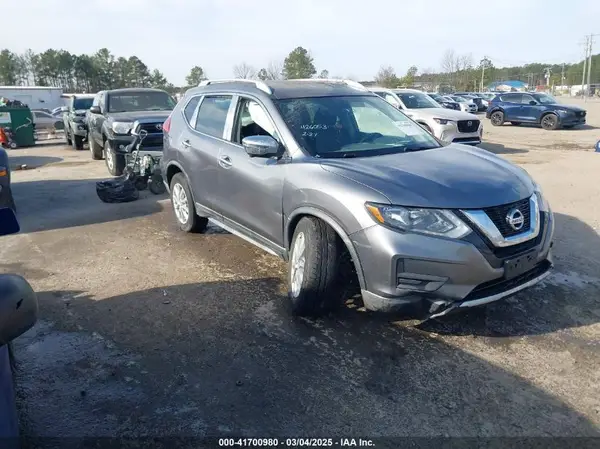 KNMAT2MT0HP568120 2017 NISSAN ROGUE - Image 1