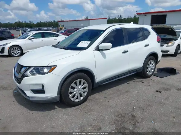KNMAT2MT0HP575052 2017 NISSAN ROGUE - Image 2